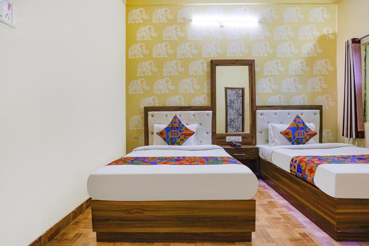 Fabhotel Shivam Palace Varanasi Esterno foto