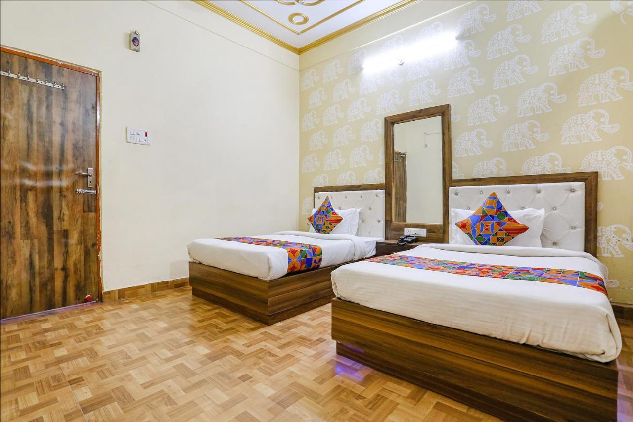 Fabhotel Shivam Palace Varanasi Esterno foto