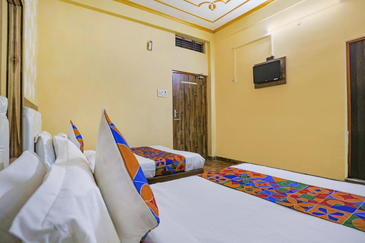 Fabhotel Shivam Palace Varanasi Esterno foto